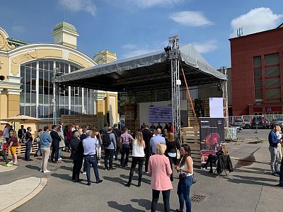 Ground support stage roofing 11x9m