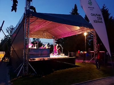 Ground support stage roofing 11x9m