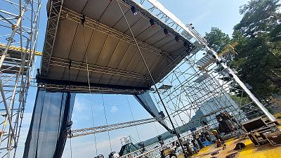 Ground support stage roofing 11x9m