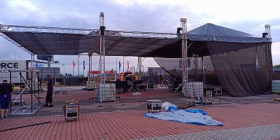 Ground support stage roofing system 13x9m