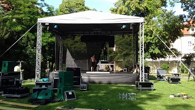 Ground support stage roofing system 8x6m